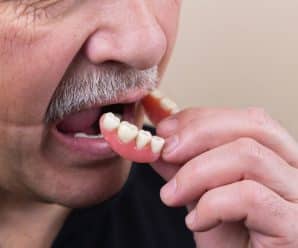 The Complete Guide to Adjusting to Dentures for New Wearers