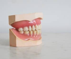 13 Signs You Need New Dentures